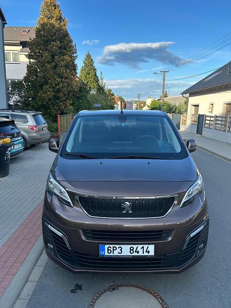 Peugeot Traveller (2017) - fotka 2 z 15