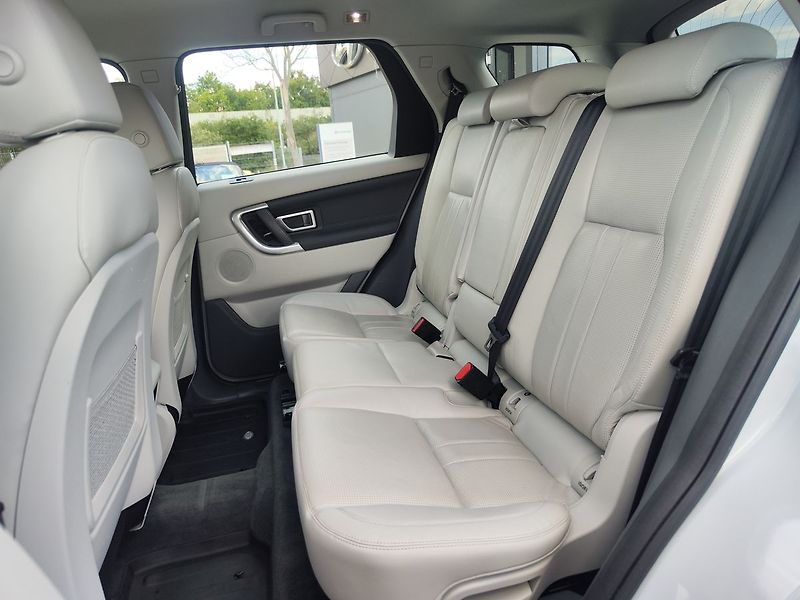 Land Rover Discovery Sport 2.0 TD4 HSE/132kW Servisováno - fotka 11 z 33