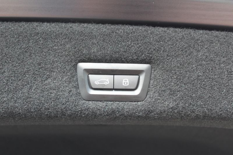 BMW Řada 7 740d xDrive Sedan - fotka 26 z 27