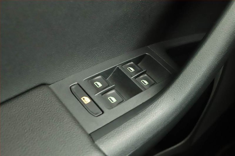 Škoda Octavia (2013) 1.6 TDI, Tempomat - fotka 12 z 14