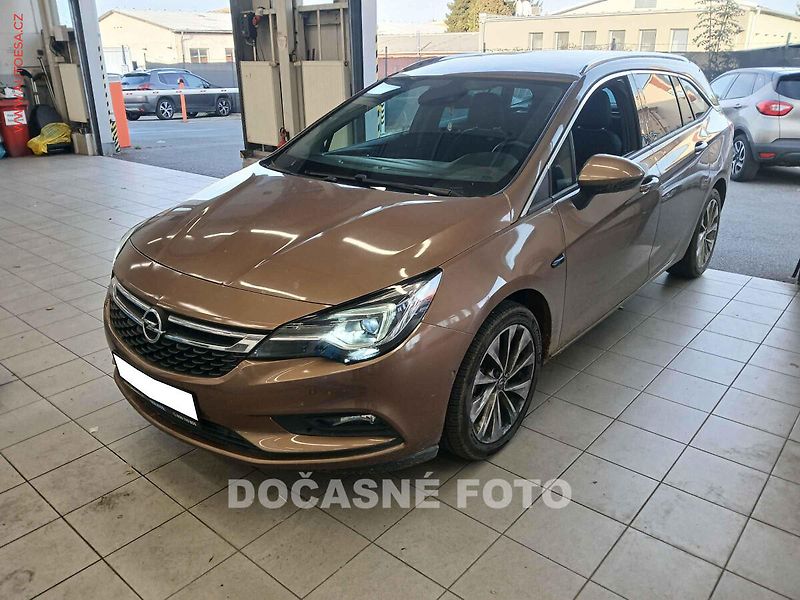 Opel Astra (2016) 1.4 i, Innovation - fotka 1 z 3