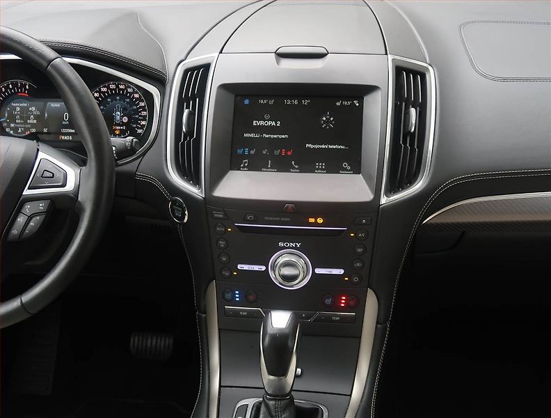 Ford S-MAX (2017) Vignale 2.0 EcoBoost, Automat - fotka 12 z 30