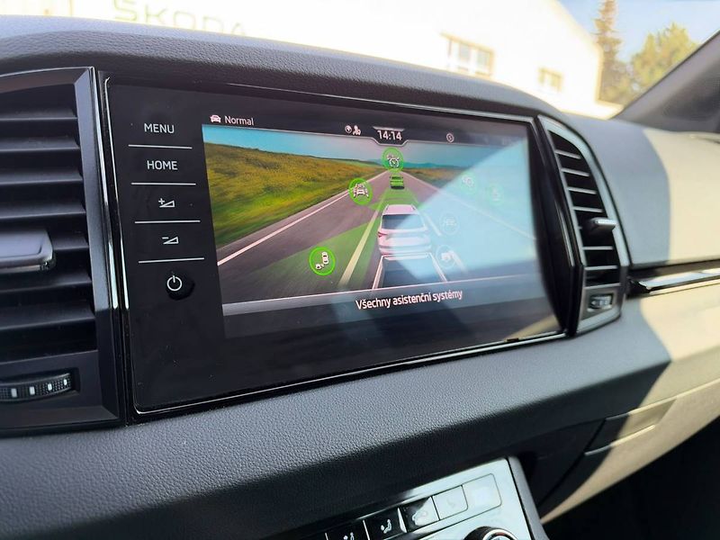 Škoda Karoq SportLine Exclusive 2,0 TDI 11 - fotka 22 z 35