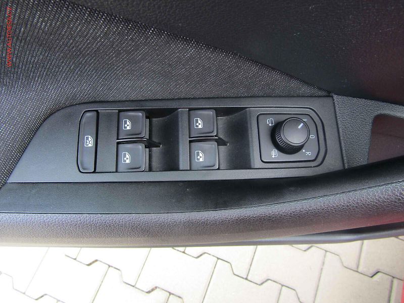 Škoda Scala (2023) 1.0 TSi, 2.maj,ČR, LED - fotka 12 z 18