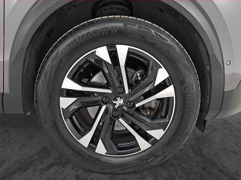 Peugeot 2008 (2022) GT Line 1.5 BlueHDi - fotka 15 z 24