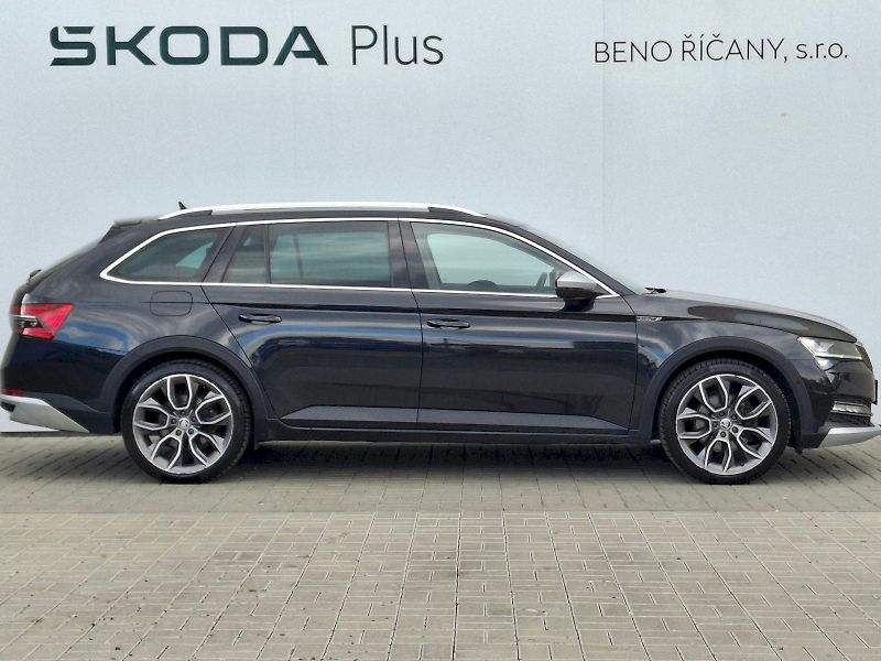 Škoda Superb (2022) Combi Scout DSG 4x4 2,0TDi 147 - fotka 11 z 35