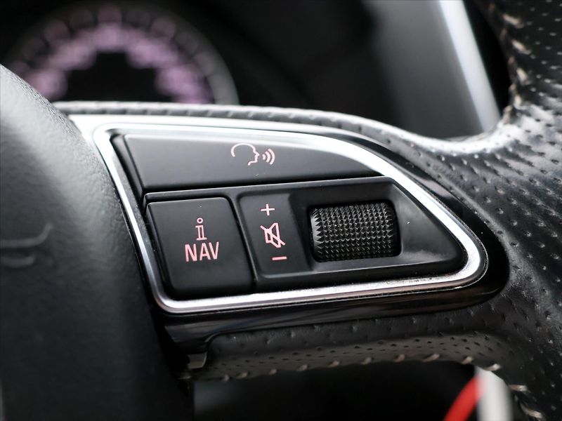 Audi Q5 3.0 TDI 180kW Quattro S-Tronic - fotka 21 z 38