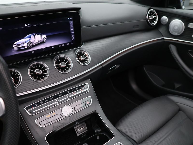 Mercedes-Benz Třídy E 3,0 53 320kW AMG 4Matic+ DPH - fotka 37 z 53