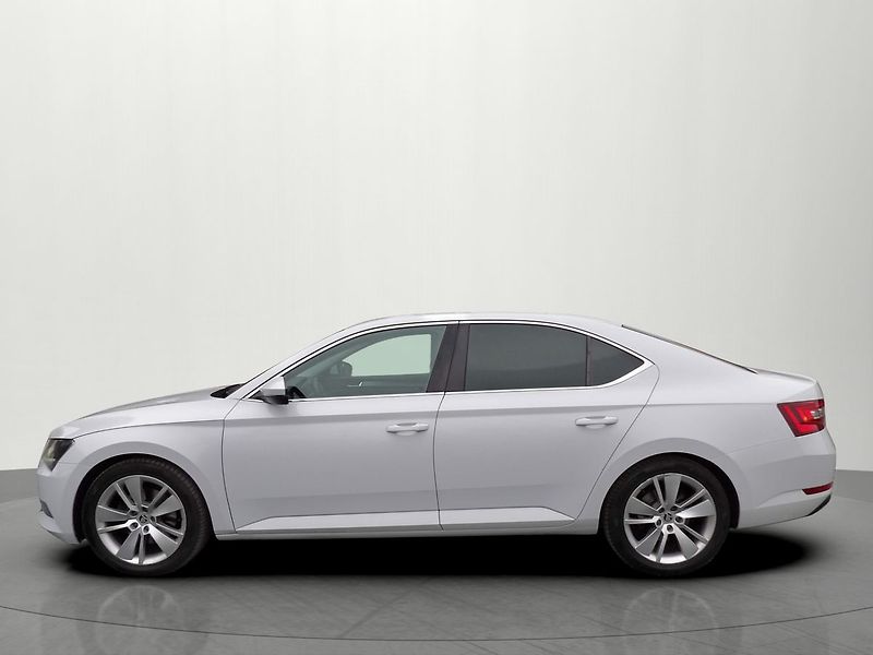 Škoda Superb 2.0TDI DSG 4x4 Style ČR DPH - fotka 2 z 32