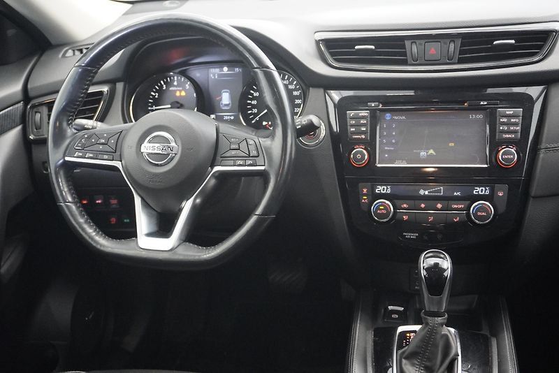 Nissan X-Trail  DIG-T 1,3i TEKNA  AUTOMAT - fotka 23 z 32