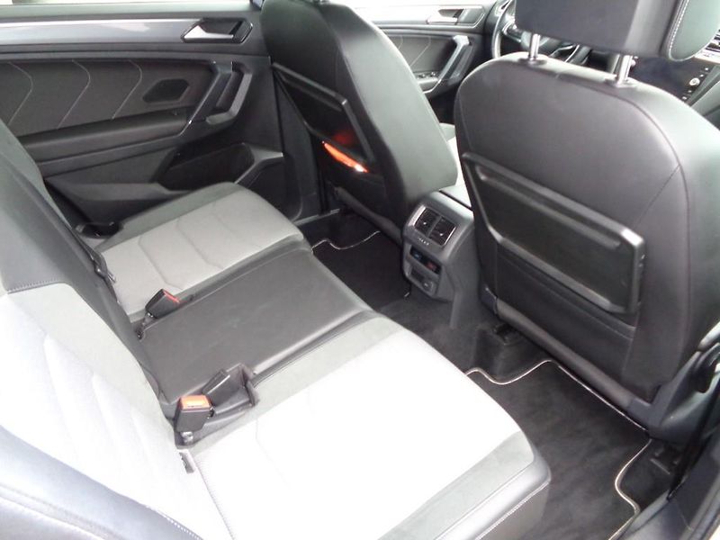 Volkswagen Tiguan 2.0 TDI HL 4x4 R line 140 kW 7 - fotka 24 z 30