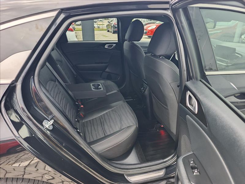 Kia ProCeed 1,5 T-GDI 118kW  GT-Line PLUS - fotka 14 z 24