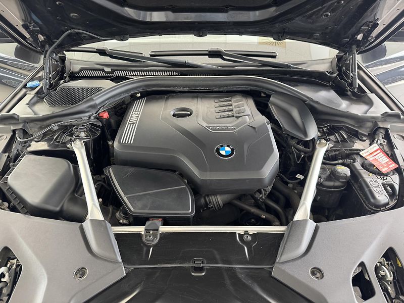 BMW Řada 5 530i xDrive*360Kam*KeyLess*TOP - fotka 45 z 45