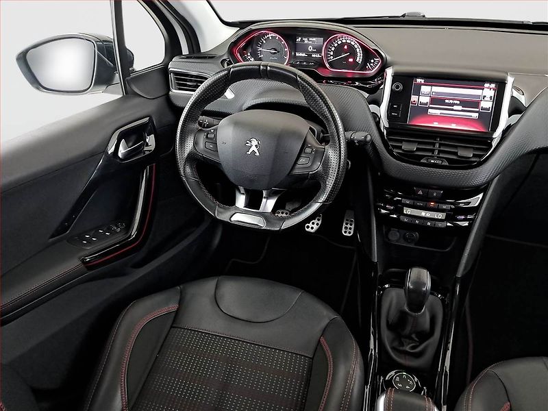 Peugeot 2008 (2016) 1.2 PureTech, Tempomat - fotka 7 z 18