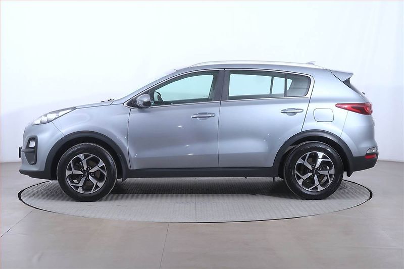 Kia Sportage (2019) Gold 1.6 GDI, Serv.kniha, Navi - fotka 3 z 21