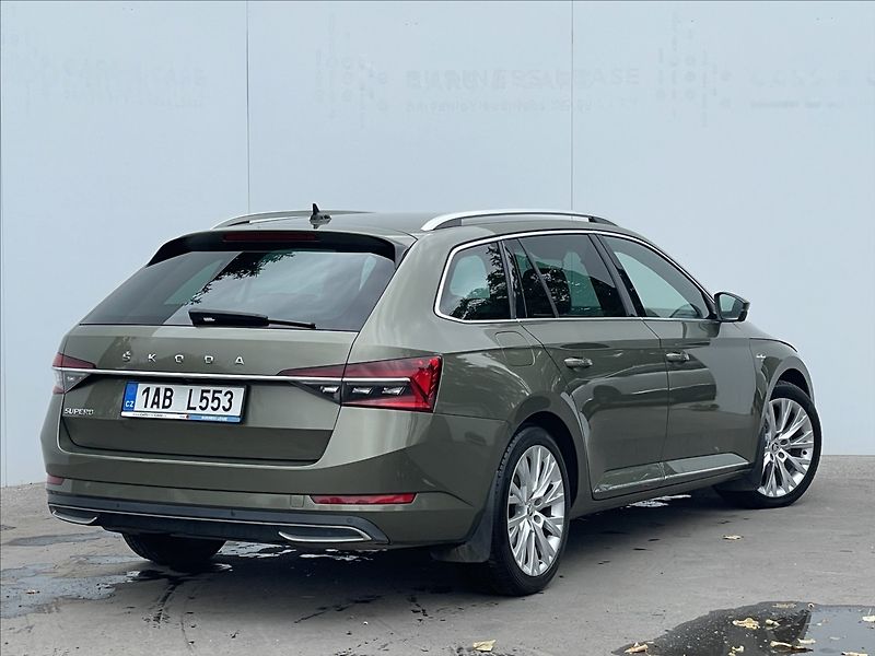 Škoda Superb 2,0 TDI DSG Combi L&K DCC+ACC - fotka 3 z 24