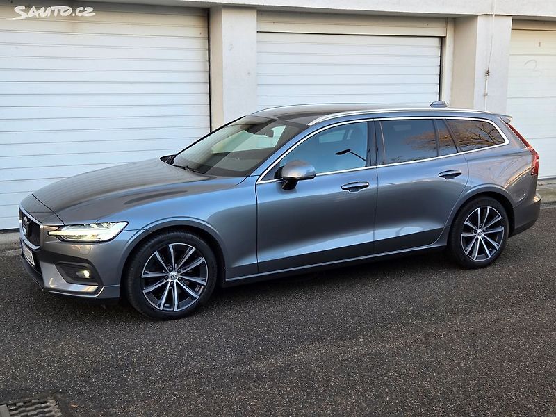 Volvo V60 (2020) 2.0 D4 AWD 4x4 Automat - fotka 3 z 37
