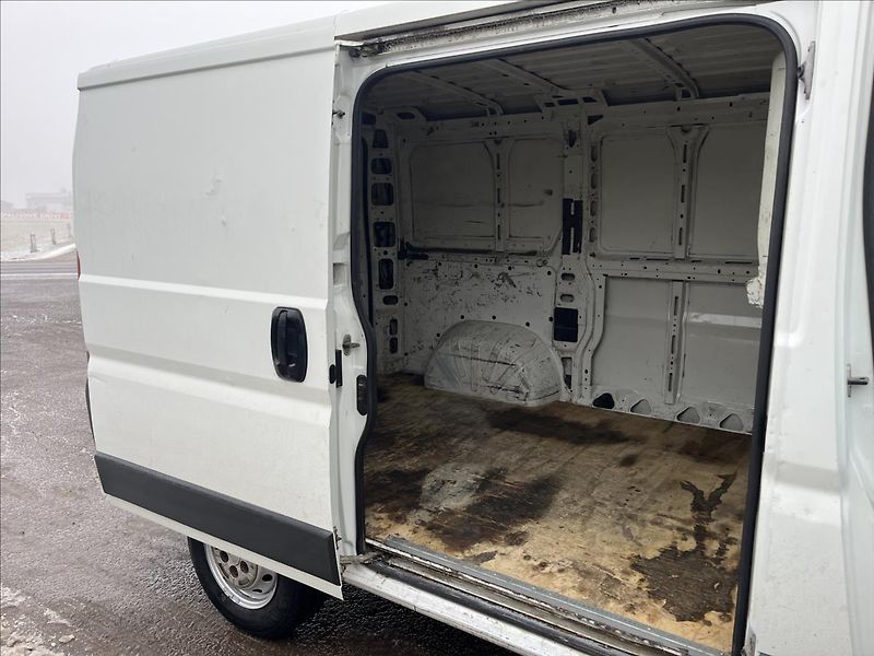 Fiat Ducato 2.2 JTD L1H1 NOVÉ PNEU VSTŘIKY - fotka 22 z 26