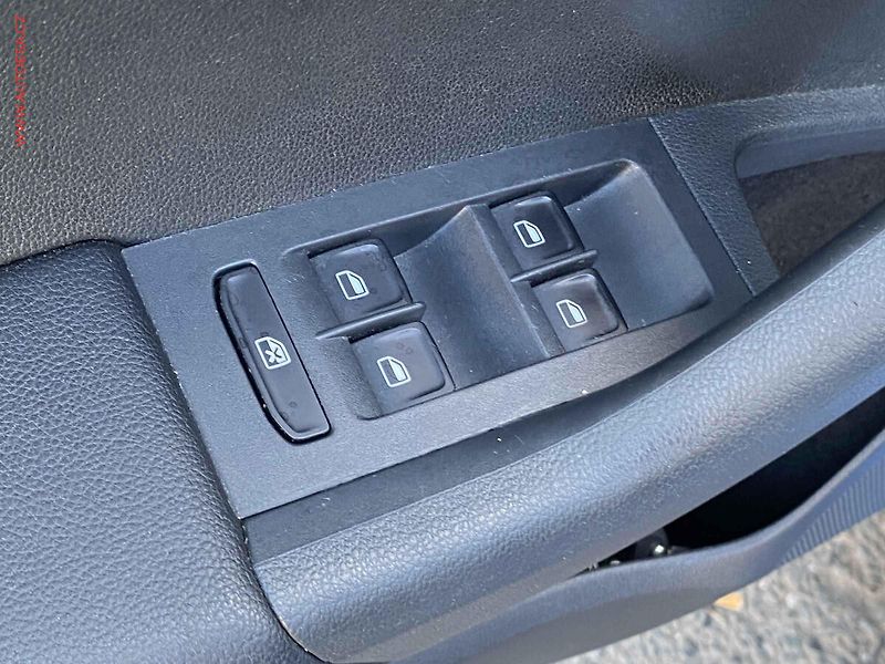 Škoda Octavia (2015) 1.6 TDi, ČR, Elegance, DSG - fotka 11 z 17