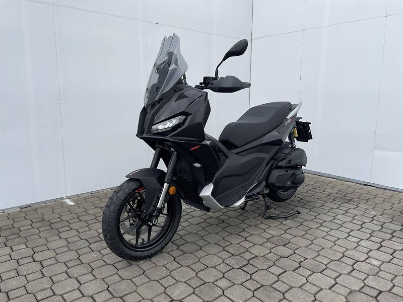 Aprilia (2026) SR GT 400 EU5+ - fotka 4 z 11