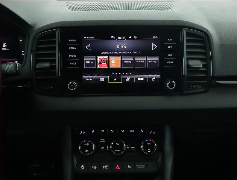 Škoda Karoq (2024) Sportline 1.5 TSI - fotka 12 z 17
