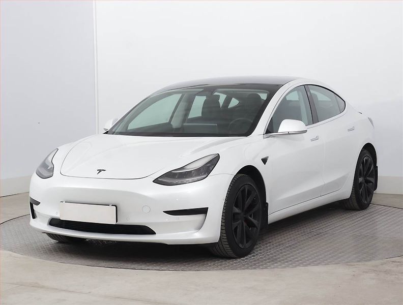 Tesla Model 3 (2019) Std Range Plus 52kWh, SoH 83% - fotka 2 z 22