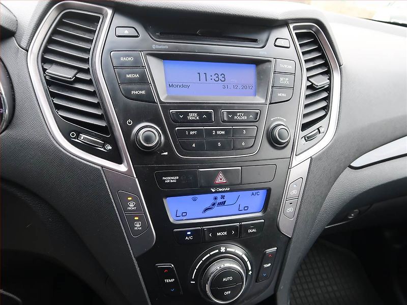 Hyundai Santa Fe (2013) 2.2 CRDi, 4X4, Tempomat - fotka 12 z 17