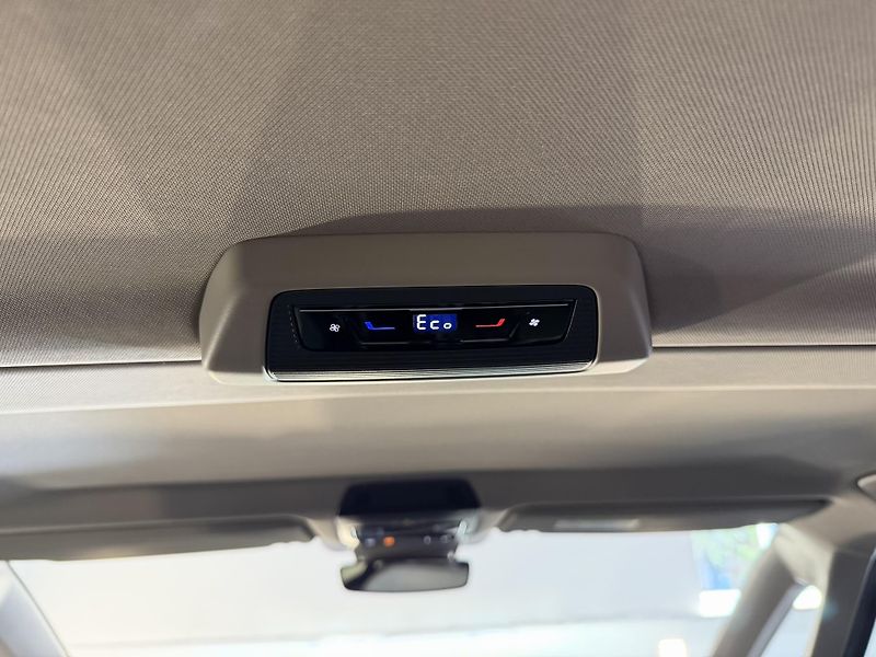 Volkswagen Multivan T7 eHybrid 4Motion Style TOP - fotka 23 z 47