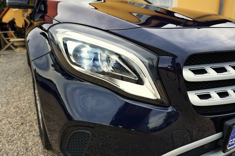 Mercedes-Benz GLA (2018) 2,0 220 135 kW - fotka 54 z 60