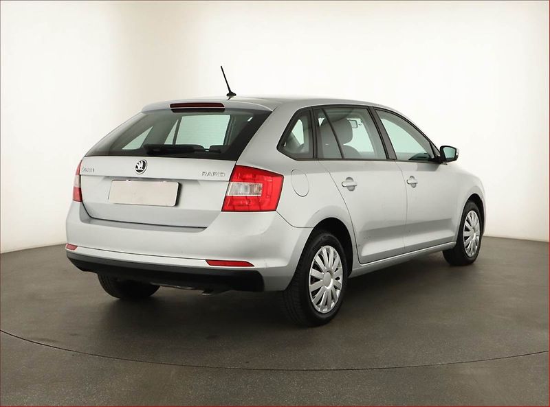 Škoda Rapid (2017) 1.2 TSI - fotka 5 z 12