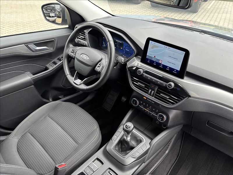 Ford Kuga 1,5 EcoBoost 110kW Titanium - fotka 20 z 39