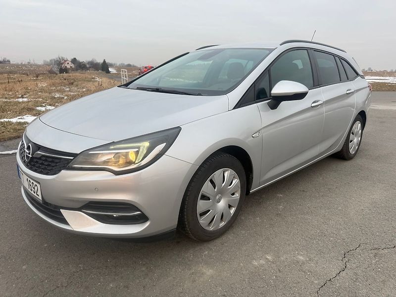 Opel Astra 1,2  81 kW SPORTS TOURER - fotka 1 z 18