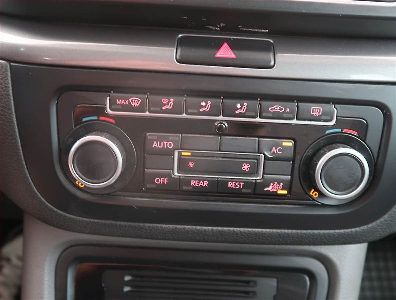 Seat Alhambra (2011) 2.0 TDI, Automat, 7 míst - fotka 12 z 15