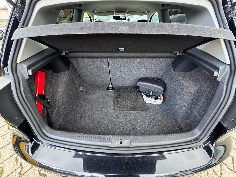 Volkswagen Golf (2009) 1,4i 59 KW BRZDY PNEU LAK - fotka 44 z 50