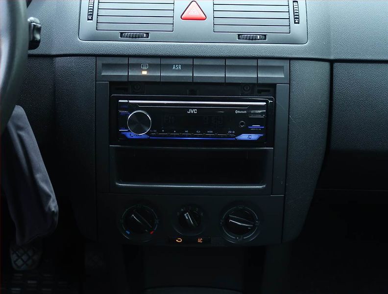 Škoda Fabia (2005) 1.4 16V, po STK, servisované - fotka 12 z 15