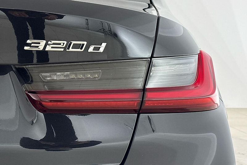 BMW Řada 3 řady 3 | 320d xDrive - fotka 4 z 14