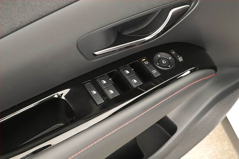 Hyundai Tucson (2025) 1.6 T-GDI, N-LINE, DPH - fotka 18 z 18