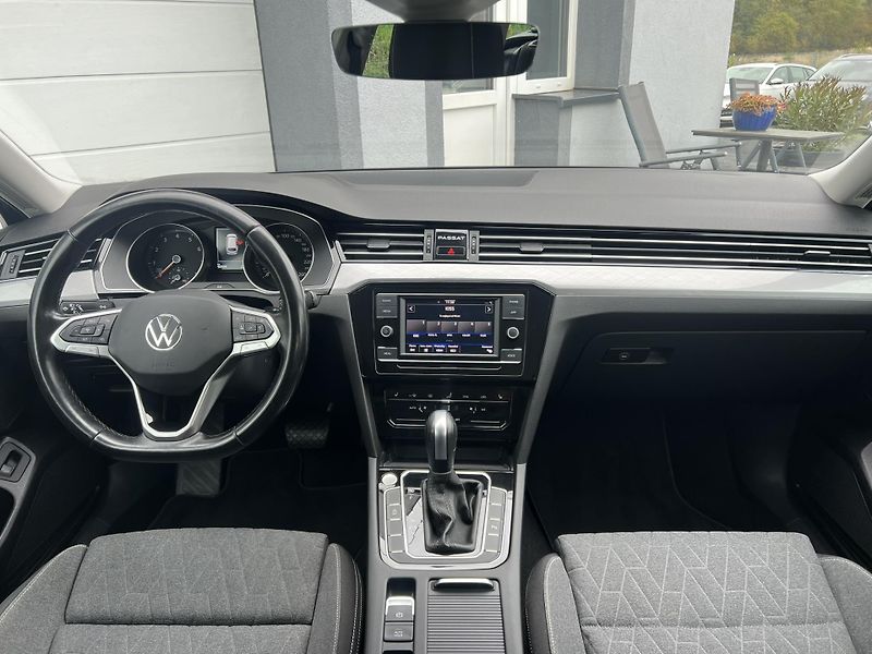 Volkswagen Passat (2024) 1.5TSI 110kW DSG 1.MAJITEL ČR - fotka 11 z 23