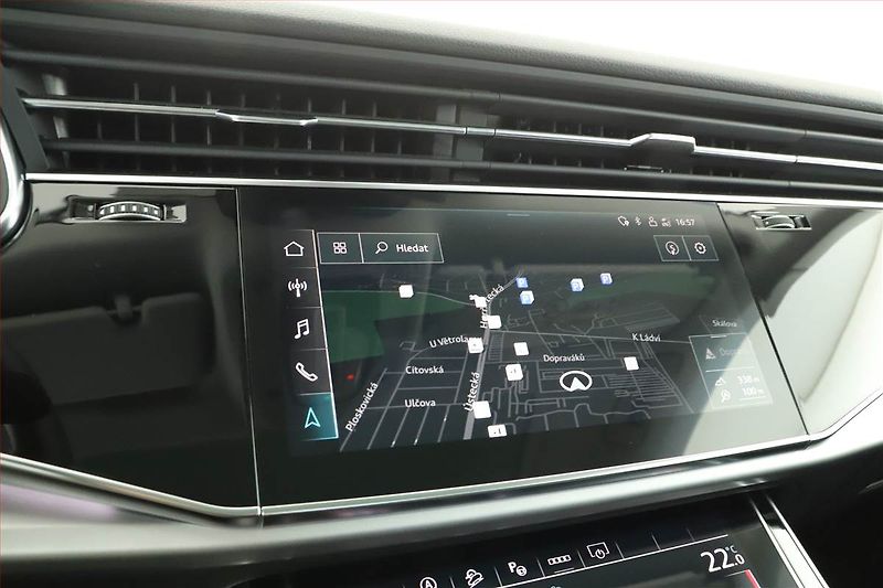 Audi Q8 (2023) 55 TFSI - fotka 12 z 21