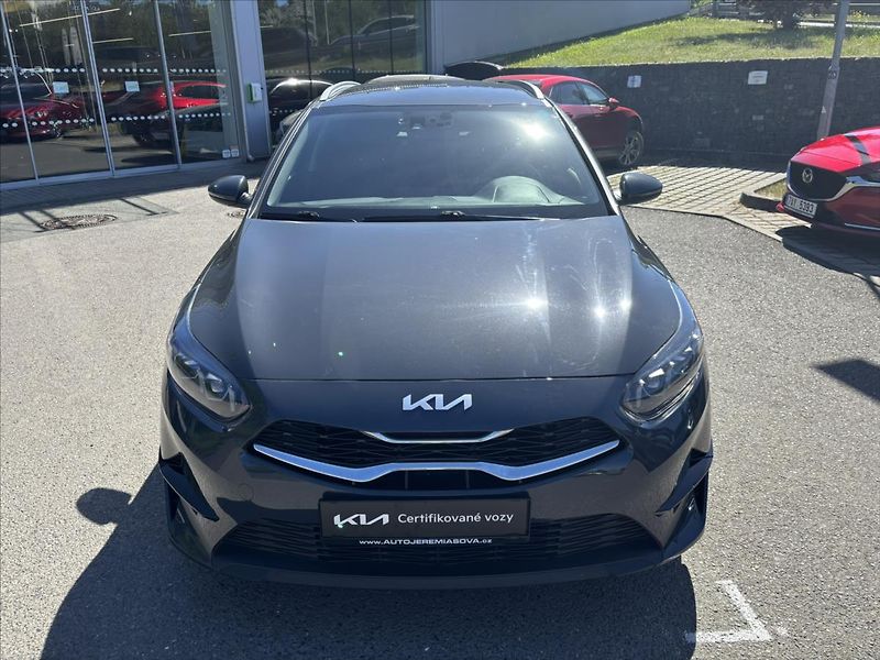 Kia Ceed 1,5 TGDi AT TOP PLNÝservisKIA - fotka 8 z 44