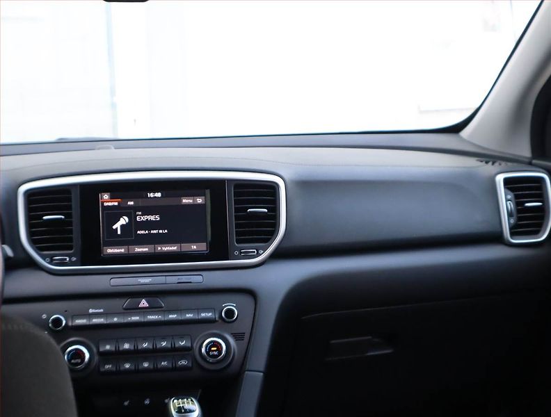 Kia Sportage (2019) Gold 1.6 T-GDI, 4X4 - fotka 8 z 17