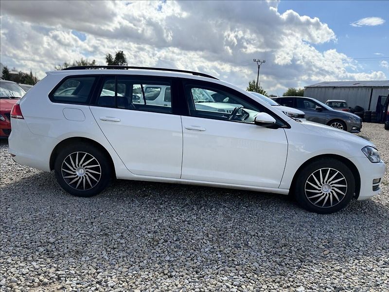 Volkswagen Golf 1,6 TDI NAVIGACE +SADA ALU KOL - fotka 4 z 25