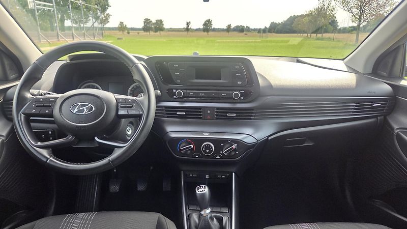 Hyundai Bayon (2023)  1.2i 62 kW ComfortClub CZ DPH - fotka 15 z 28