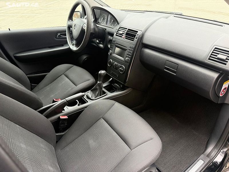 Mercedes-Benz Třídy A (2009) 160CDI, 60kw Serv. knížka - fotka 9 z 21