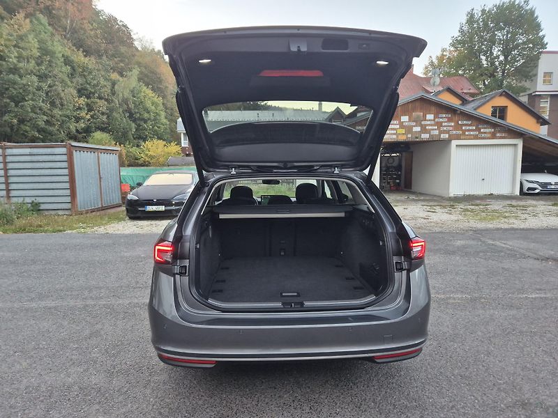Škoda Superb ZAMLUVENO ! 110kw DSG L&K 18A - fotka 14 z 52