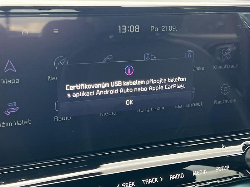 Kia XCeed 1,6 T-GDi 132kW 7DCT STEEL EDI - fotka 23 z 26