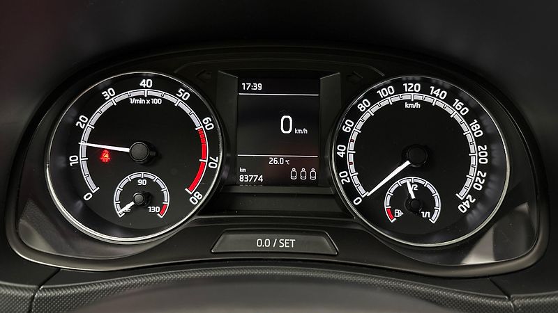 Škoda Fabia 1.0 TSI Ambition Combi - fotka 10 z 24
