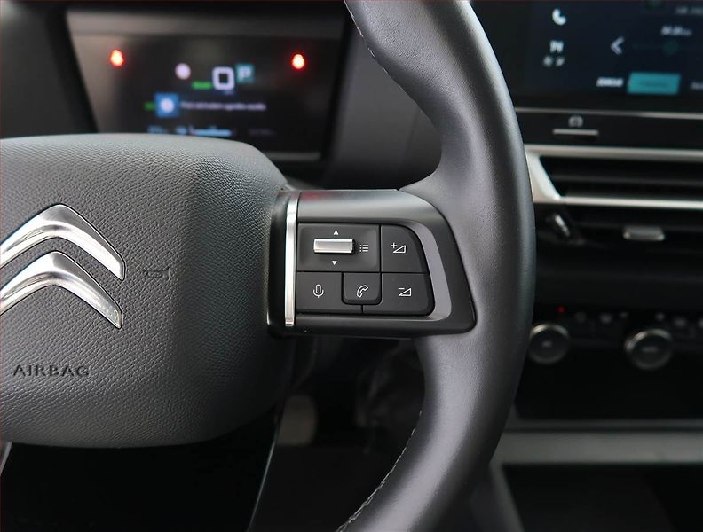 Citroën ë-C4 (2022) Feel 50 kWh, SoH 94% - fotka 21 z 25