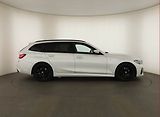 BMW Řada 3 (2021) M Sport 320 d xDrive - náhled 6