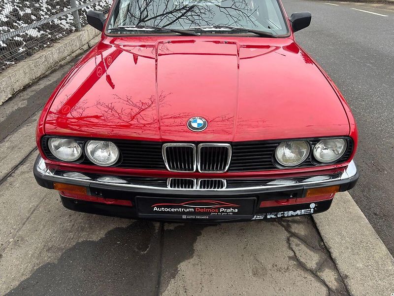 BMW Řada 3 E30-318i/1986/2.maj. garážován - fotka 47 z 50